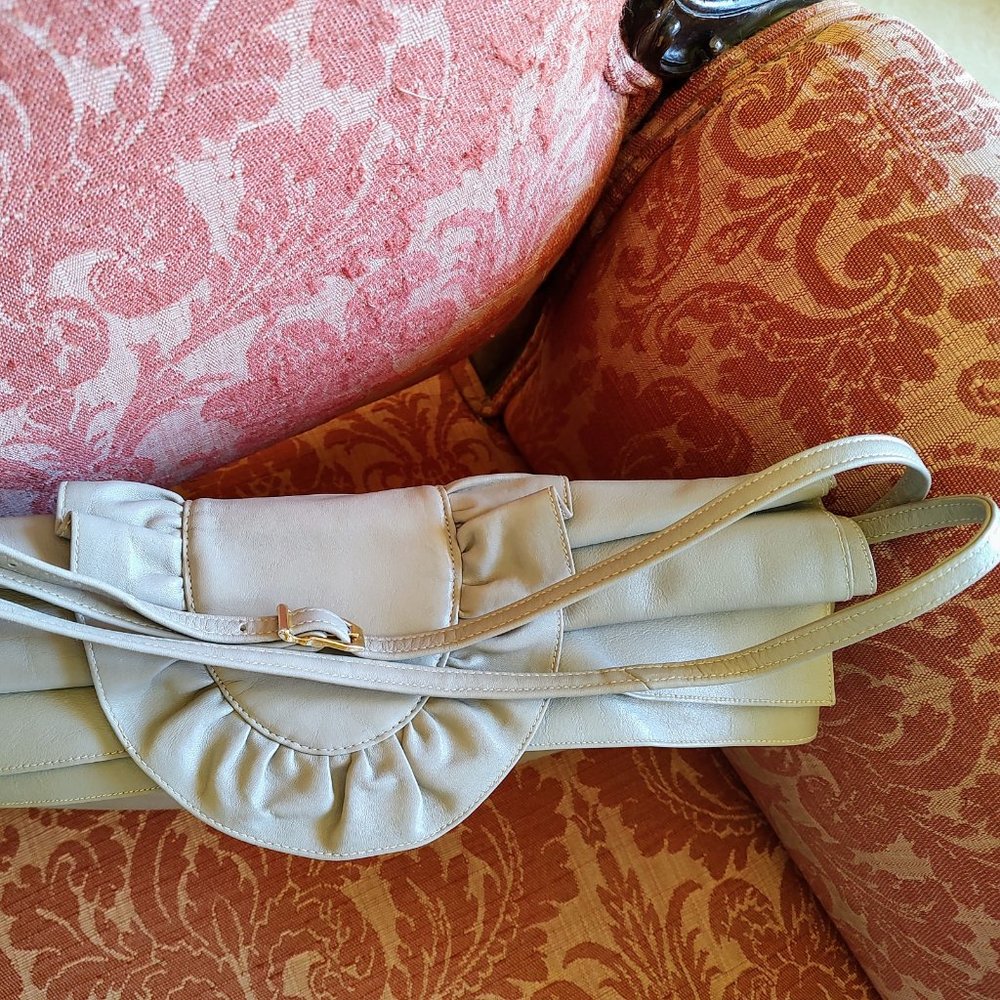 Vintage Susan Gail grey leather clutch with strap options. Excellent condition. - Picture 8 of 14